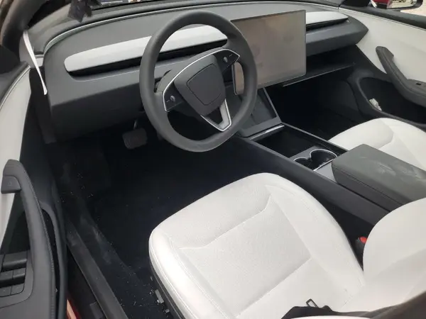 5YJ3E1EAXRF861058 2024 TESLA MODEL 3 - Image 8