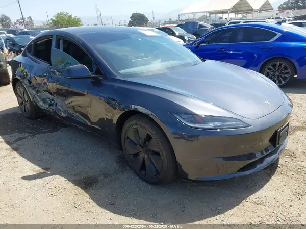 5YJ3E1EAXRF864994 2024 TESLA MODEL 3 - Image 1