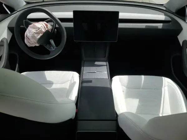 5YJ3E1EAXRF867300 2024 TESLA MODEL 3 - Image 8