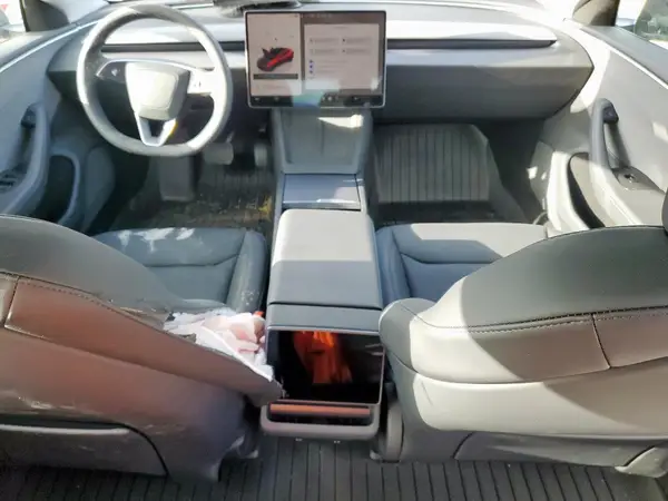 5YJ3E1EAXSF008181 2025 TESLA MODEL 3 - Image 8