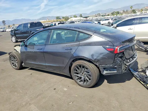 5YJ3E1EAXSF011193 2025 TESLA MODEL 3 - Image 2