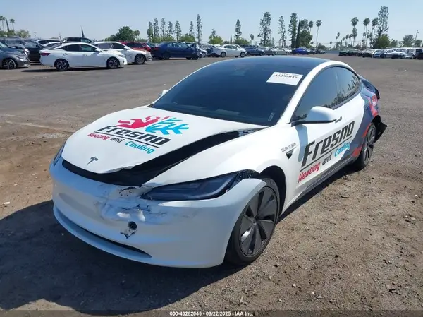 5YJ3E1EAXSF012425 2025 TESLA MODEL 3 - Image 2