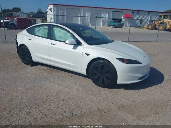 5YJ3E1EAXSF014305 2025 TESLA MODEL 3 - Image 1
