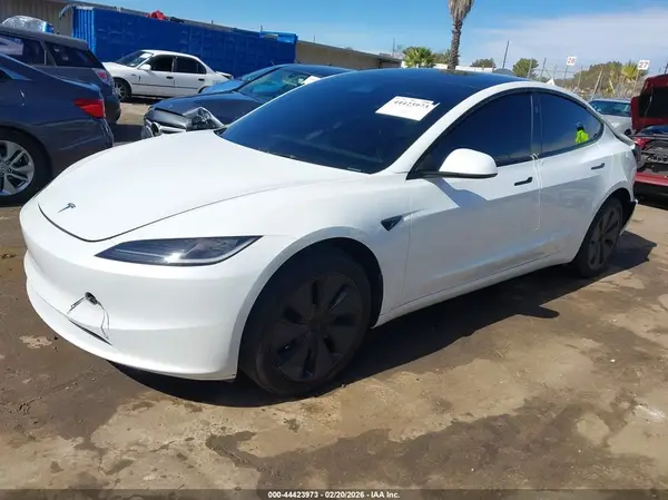 5YJ3E1EAXSF017091 2025 TESLA MODEL 3 - Image 2