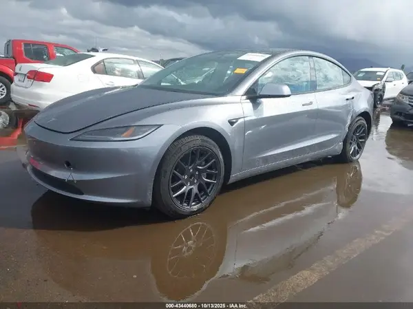 5YJ3E1EAXSF017298 2025 TESLA MODEL 3 - Image 2