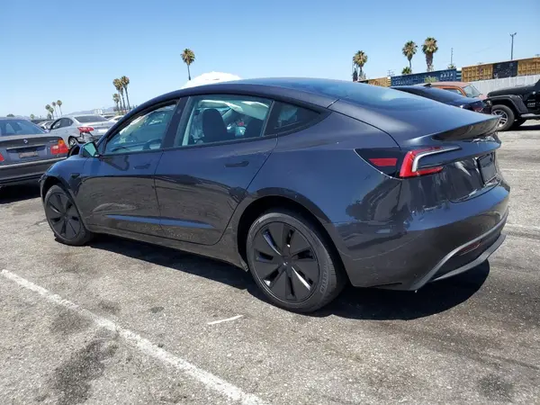 5YJ3E1EAXSF018693 2025 TESLA MODEL 3 - Image 2