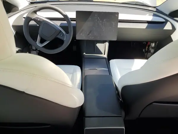 5YJ3E1EAXSF018919 2025 TESLA MODEL 3 - Image 8