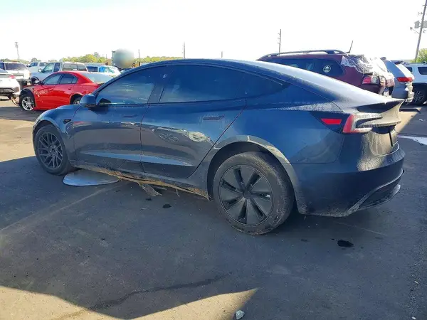 5YJ3E1EAXSF018967 2025 TESLA MODEL 3 - Image 2