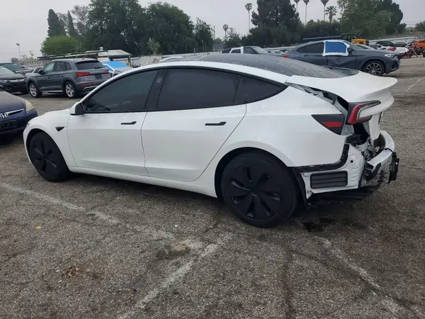 5YJ3E1EAXSF020556 2025 TESLA MODEL 3 - Image 2