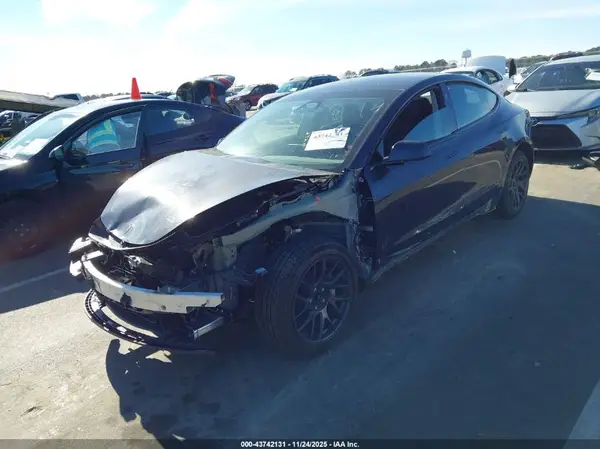 5YJ3E1EAXSF021349 2025 TESLA MODEL 3 - Image 2