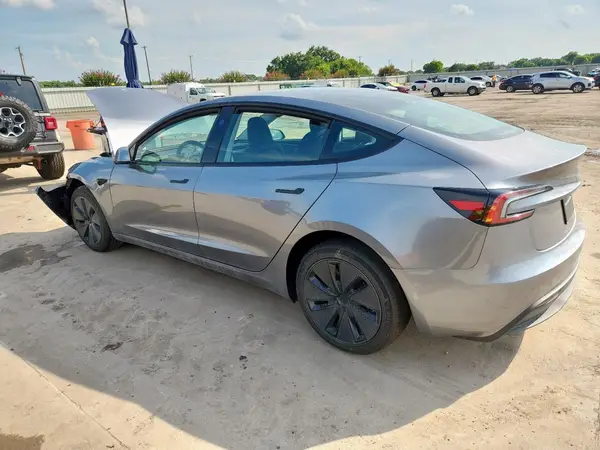 5YJ3E1EAXSF023828 2025 TESLA MODEL 3 - Image 2
