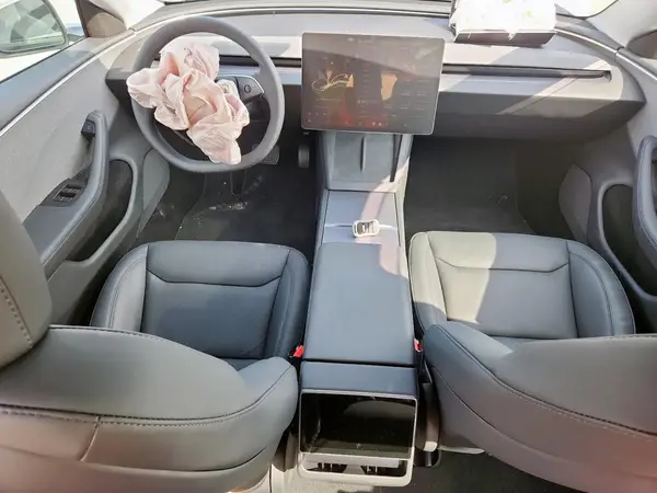 5YJ3E1EAXSF023828 2025 TESLA MODEL 3 - Image 8