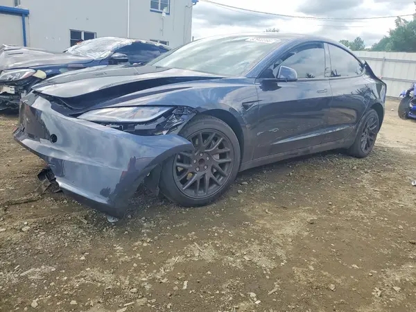 5YJ3E1EAXSF023893 2025 TESLA MODEL 3 - Image 1