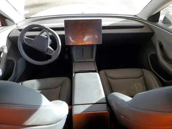 5YJ3E1EAXSF029449 2025 TESLA MODEL 3 - Image 8