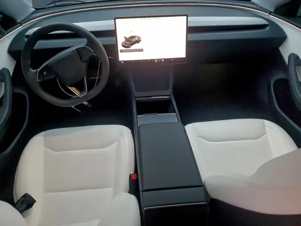 5YJ3E1EAXSF032979 2025 TESLA MODEL 3 - Image 8