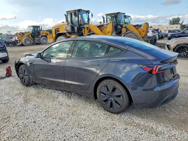 5YJ3E1EAXSF033873 2025 TESLA MODEL 3 - Image 2