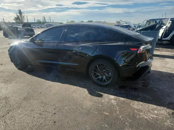 5YJ3E1EAXSF035378 2025 TESLA MODEL 3 - Image 2