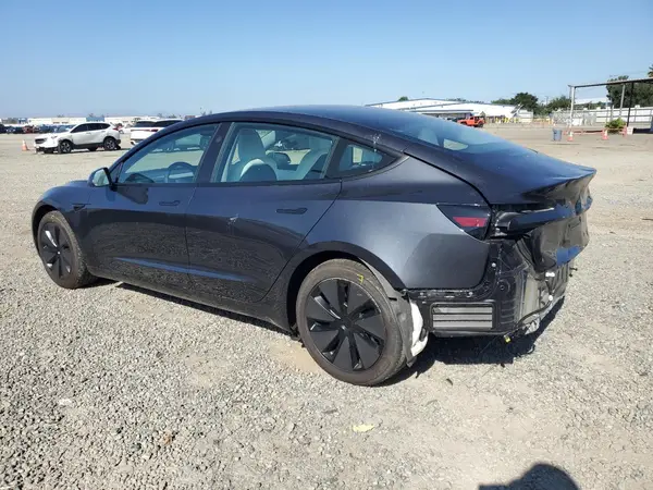 5YJ3E1EAXSF035980 2025 TESLA MODEL 3 - Image 2