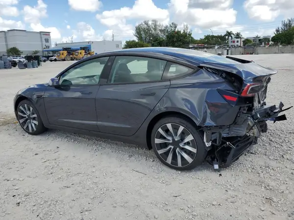 5YJ3E1EAXSF040693 2025 TESLA MODEL 3 - Image 2