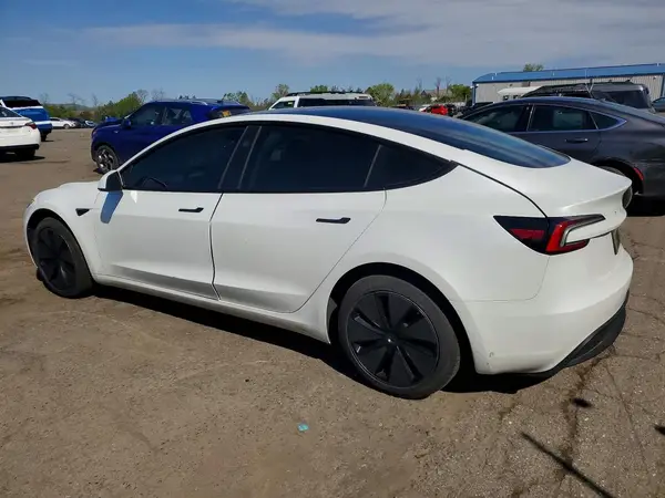 5YJ3E1EAXSF046462 2025 TESLA MODEL 3 - Image 2