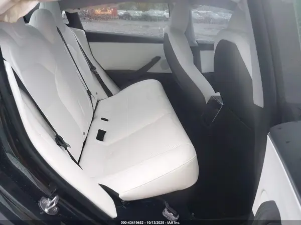 5YJ3E1EAXSF051368 2025 TESLA MODEL 3 - Image 8