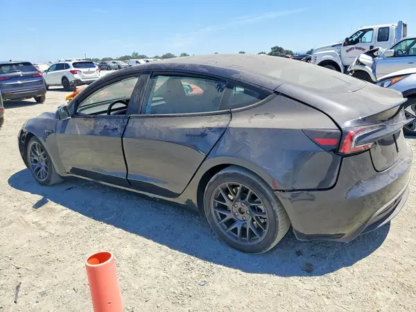 5YJ3E1EAXSF051872 2025 TESLA MODEL 3 - Image 2