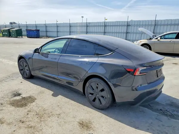 5YJ3E1EAXSF052097 2025 TESLA MODEL 3 - Image 2