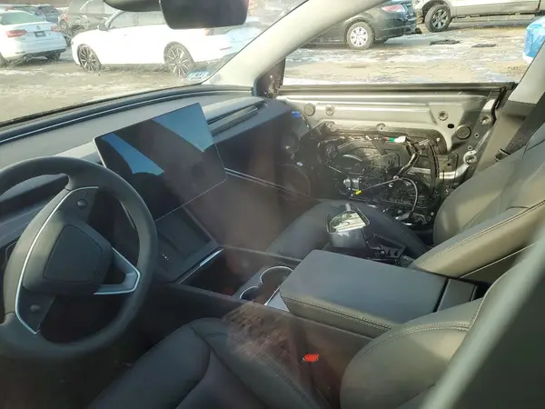 5YJ3E1EAXSF054349 2025 TESLA MODEL 3 - Image 8