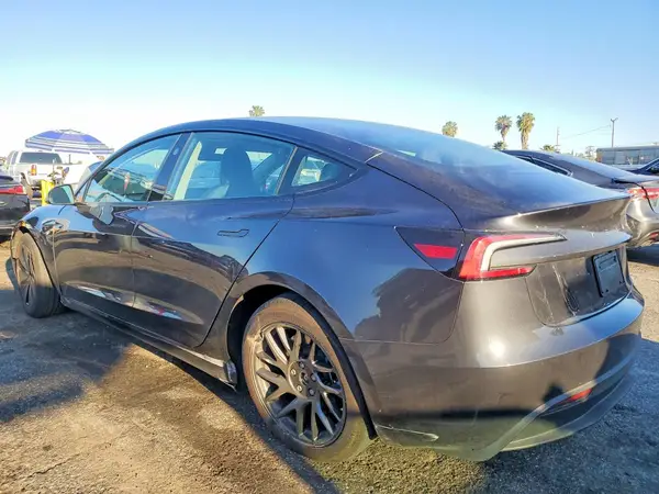 5YJ3E1EAXSF058661 2025 TESLA MODEL 3 - Image 2