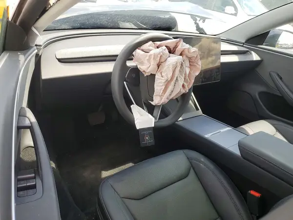 5YJ3E1EAXSF059244 2025 TESLA MODEL 3 - Image 8