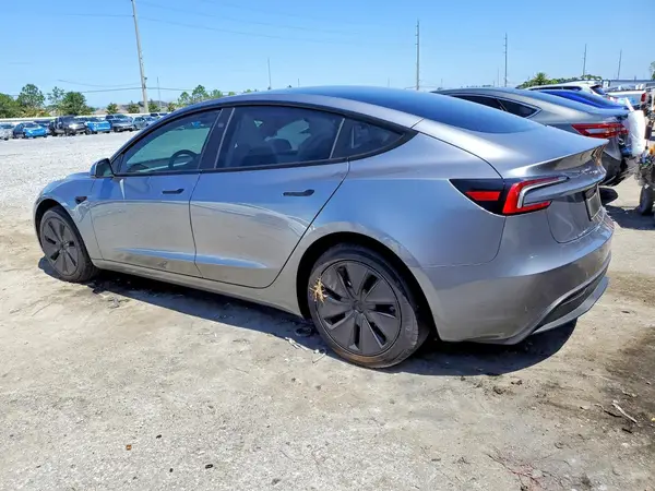 5YJ3E1EAXSF059700 2025 TESLA MODEL 3 - Image 2