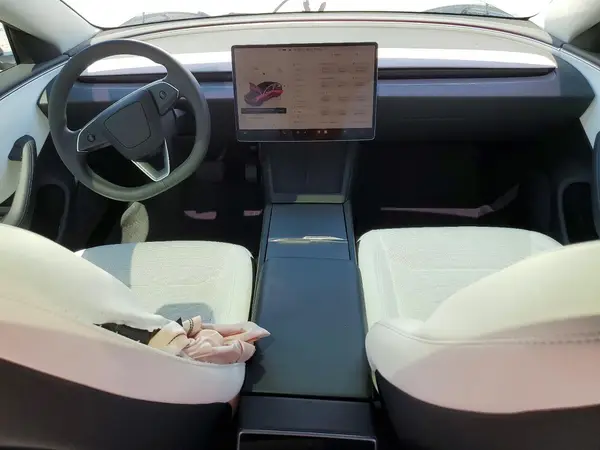 5YJ3E1EAXSF059700 2025 TESLA MODEL 3 - Image 8