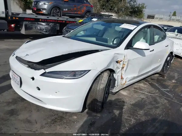 5YJ3E1EAXSF062595 2025 TESLA MODEL 3 - Image 2