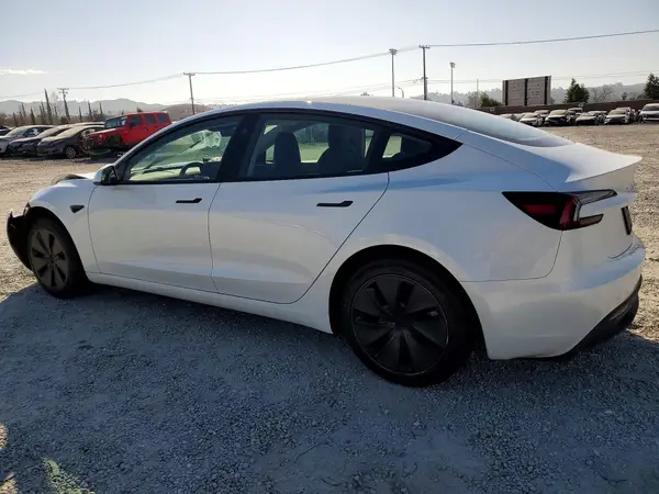 5YJ3E1EAXSF068607 2025 TESLA MODEL 3 - Image 2