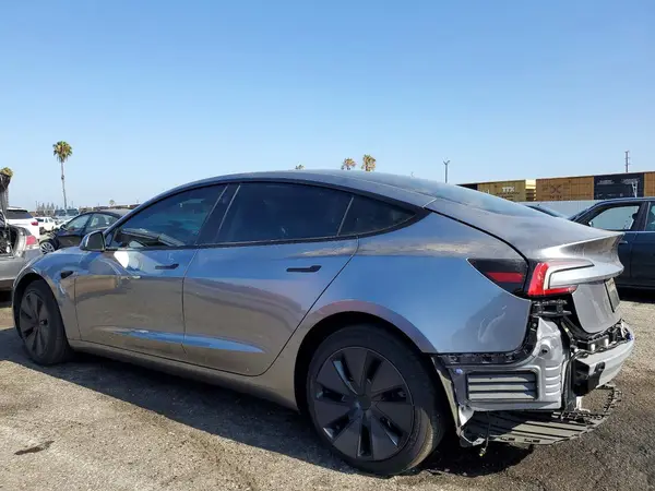 5YJ3E1EAXSF075590 2025 TESLA MODEL 3 - Image 2