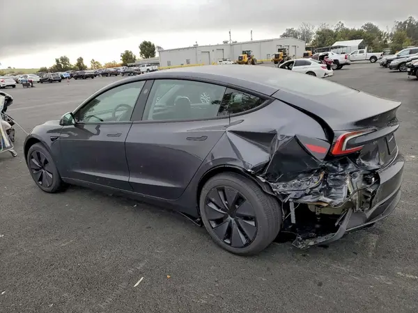 5YJ3E1EAXSF082605 2025 TESLA MODEL 3 - Image 2