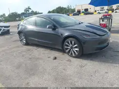 5YJ3E1EAXSF083642 2025 TESLA MODEL 3