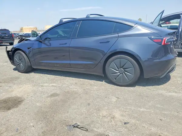 5YJ3E1EAXSF139532 2025 TESLA MODEL 3 - Image 2