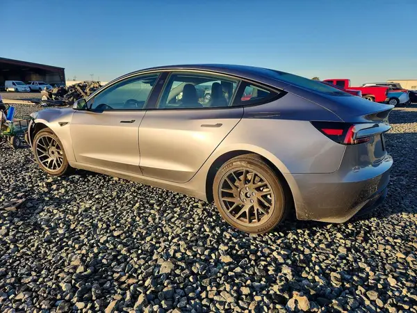 5YJ3E1EAXSF877816 2025 TESLA MODEL 3 - Image 2