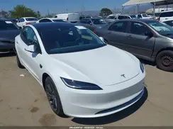 5YJ3E1EAXSF885110 2025 TESLA MODEL 3