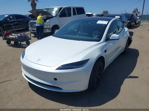 5YJ3E1EAXSF885110 2025 TESLA MODEL 3 - Image 2