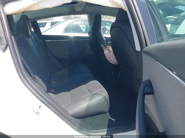 5YJ3E1EAXSF885110 2025 TESLA MODEL 3 - Image 8