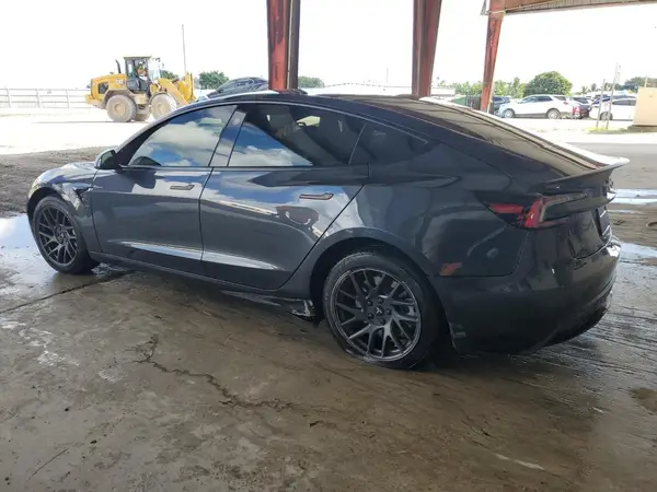 5YJ3E1EAXSF887648 2025 TESLA MODEL 3 - Image 2