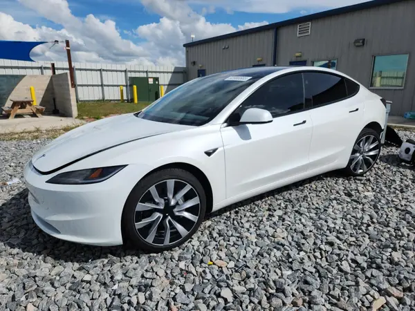 5YJ3E1EAXSF888086 2025 TESLA MODEL 3 - Image 1