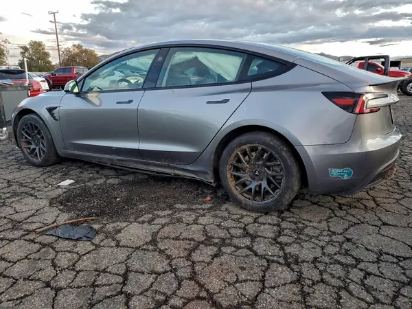 5YJ3E1EAXSF888363 2025 TESLA MODEL 3 - Image 2