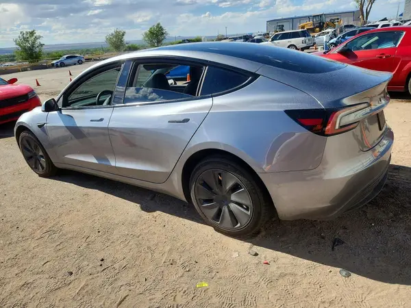 5YJ3E1EAXSF897354 2025 TESLA MODEL 3 - Image 2