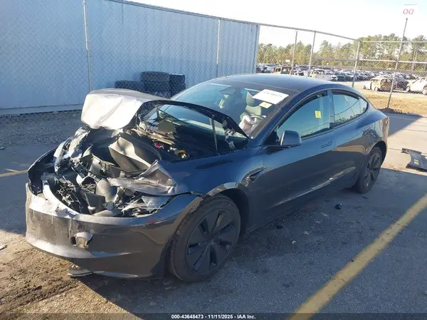 5YJ3E1EAXSF902178 2025 TESLA MODEL 3 - Image 2