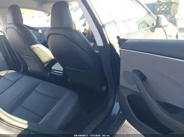 5YJ3E1EAXSF902178 2025 TESLA MODEL 3 - Image 8