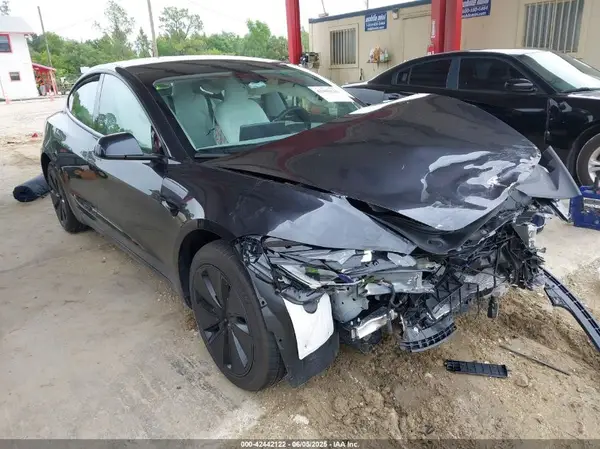 5YJ3E1EAXSF905176 2025 TESLA MODEL 3 - Image 1