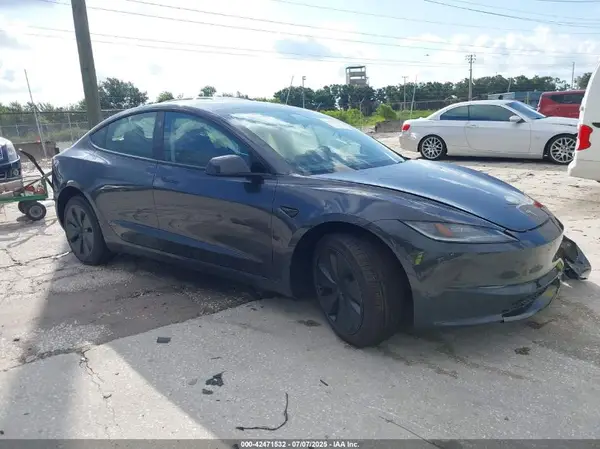 5YJ3E1EAXSF905596 2025 TESLA MODEL 3 - Image 1